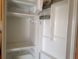 Gefrierfach im Kühlschrank abtauen 3