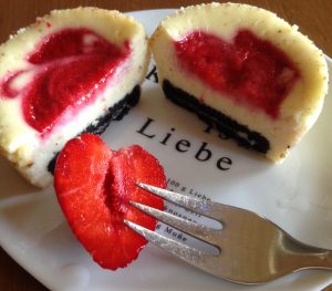Oreo-Erdbeer-Cheesecake Muffins 2