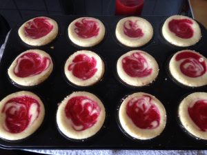 Oreo-Erdbeer-Cheesecake Muffins 9