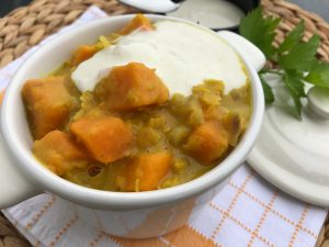 Leckeres Süßkartoffel-Linsen-Curry mit Kokosmilch