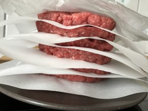Selbstgemachter, klassischer Beef Burger Patty