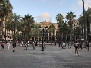 Historischer Platz Placa Reial Barcelona
