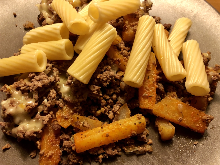 Pommes Mit Hack Kohlrabi Pommes mit Hack und Käse – bee in flipflops