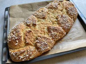 Ein ganz ein guter und großer Hefezopf mit Trockenhefe